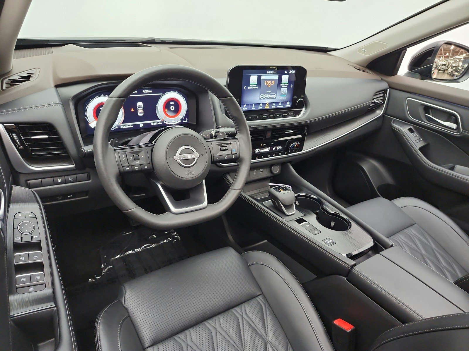 Used 2023 Nissan Rogue Platinum w/ Platinum Premium Package FWD image 14