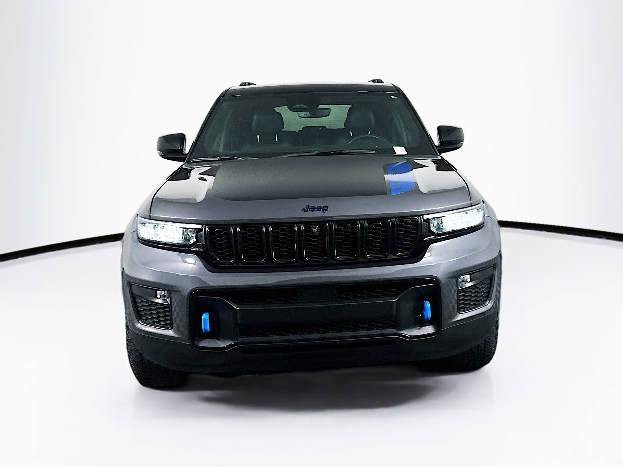 Used 2022 Jeep Grand Cherokee Trailhawk image 2