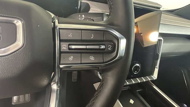 New 2025 GMC Acadia Elevation w/ Black Edition AWD/4WD image 18