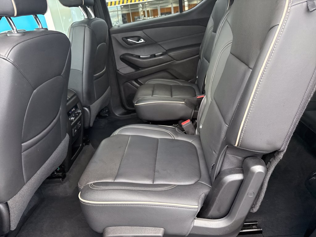 Used 2023 Chevrolet Traverse Premier AWD/4WD image 29