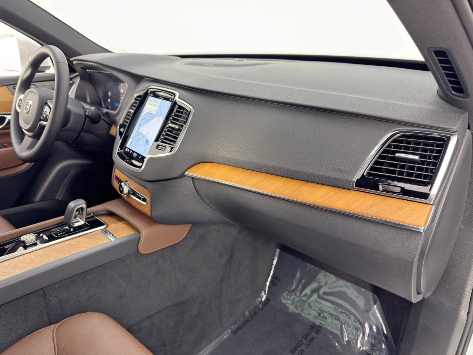 Used 2024 Volvo XC90 T8 Plus image 15