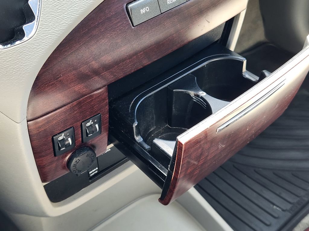 Used 2013 Toyota Sienna XLE w/ Entertainment Pkg image 31