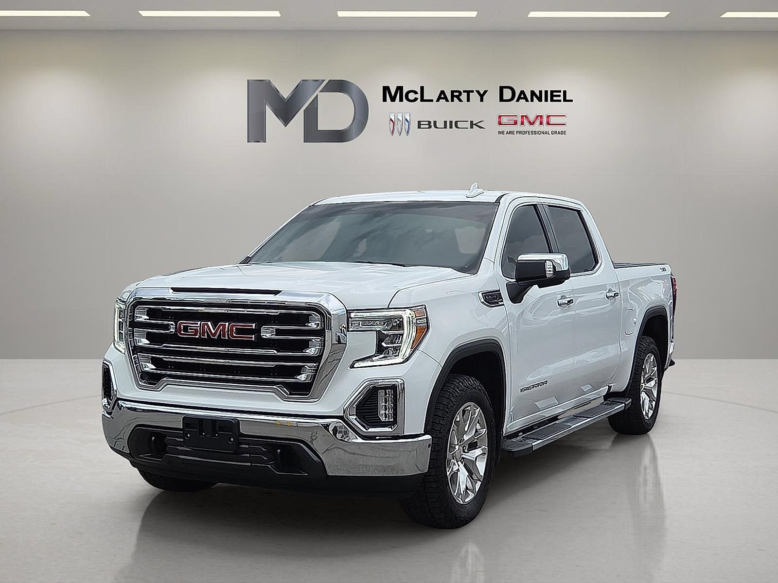 Certified 2021 GMC Sierra 1500 SLT w/ SLT Premium Package AWD/4WD image 3
