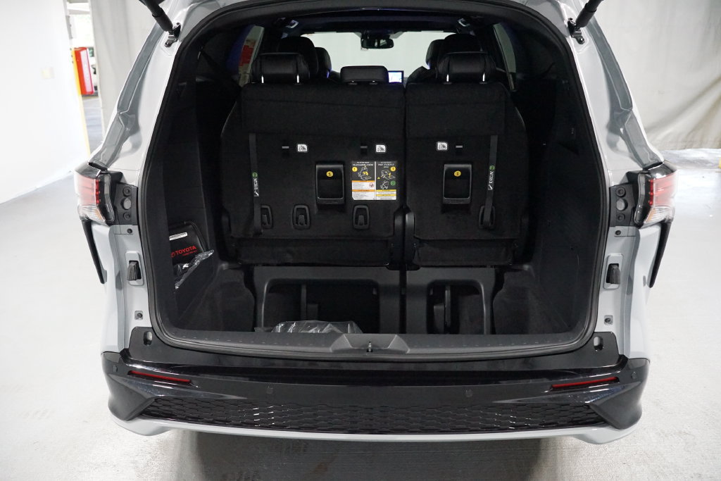 New 2026 Toyota Sienna XSE FWD image 39