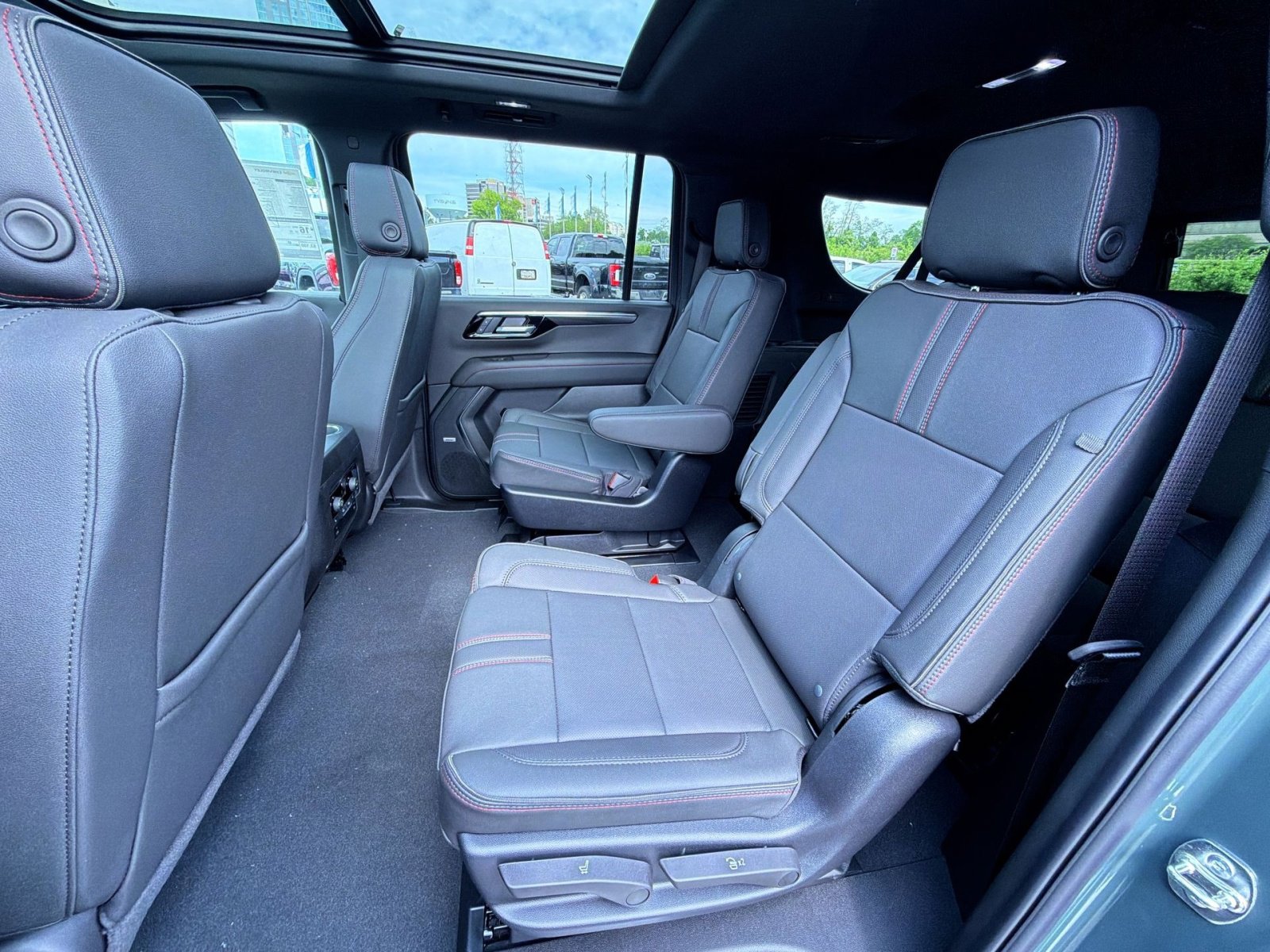 New 2026 Chevrolet Suburban RST AWD/4WD image 25