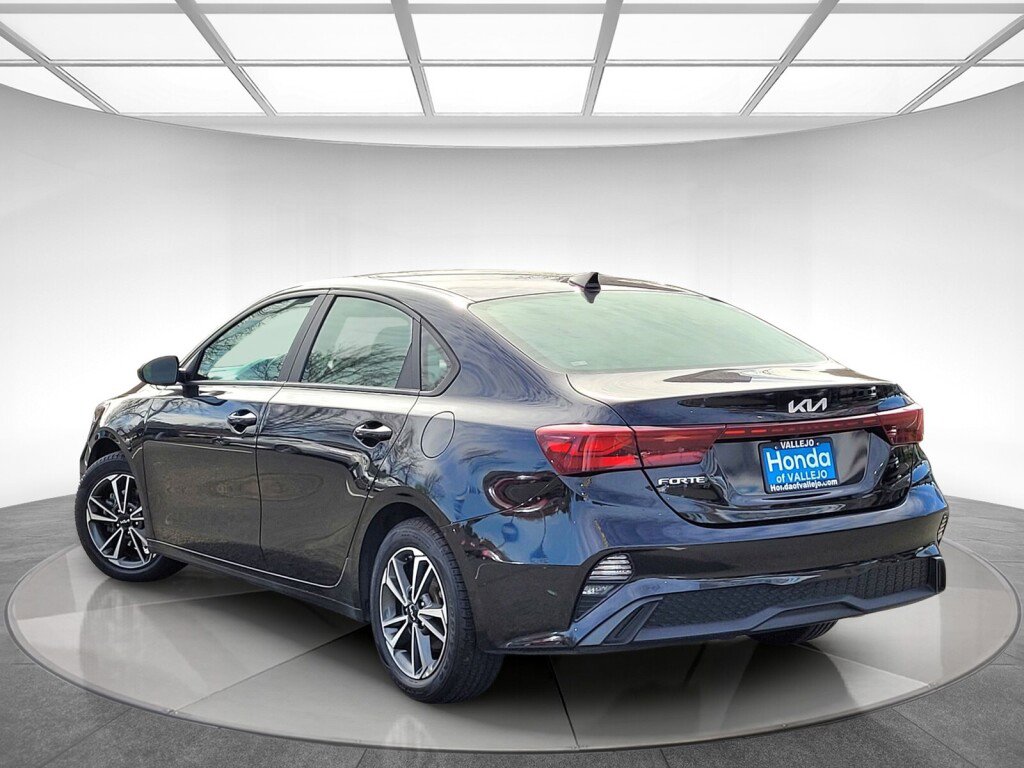 Used 2023 Kia Forte LXS image 5