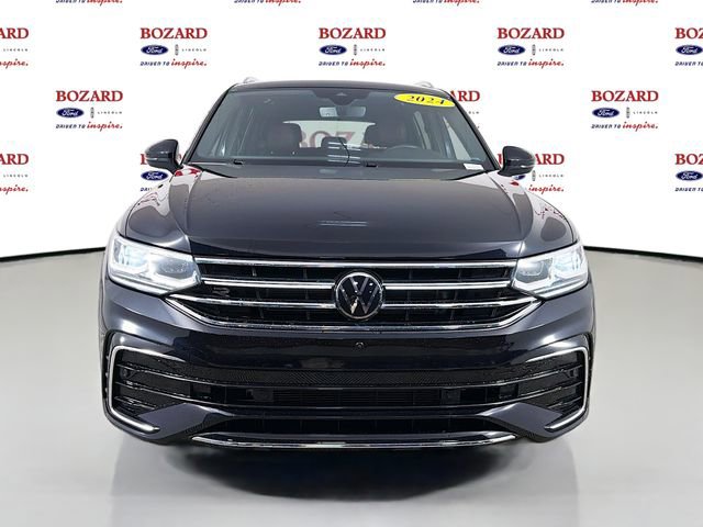 Used 2024 Volkswagen Tiguan SEL R-Line image 2