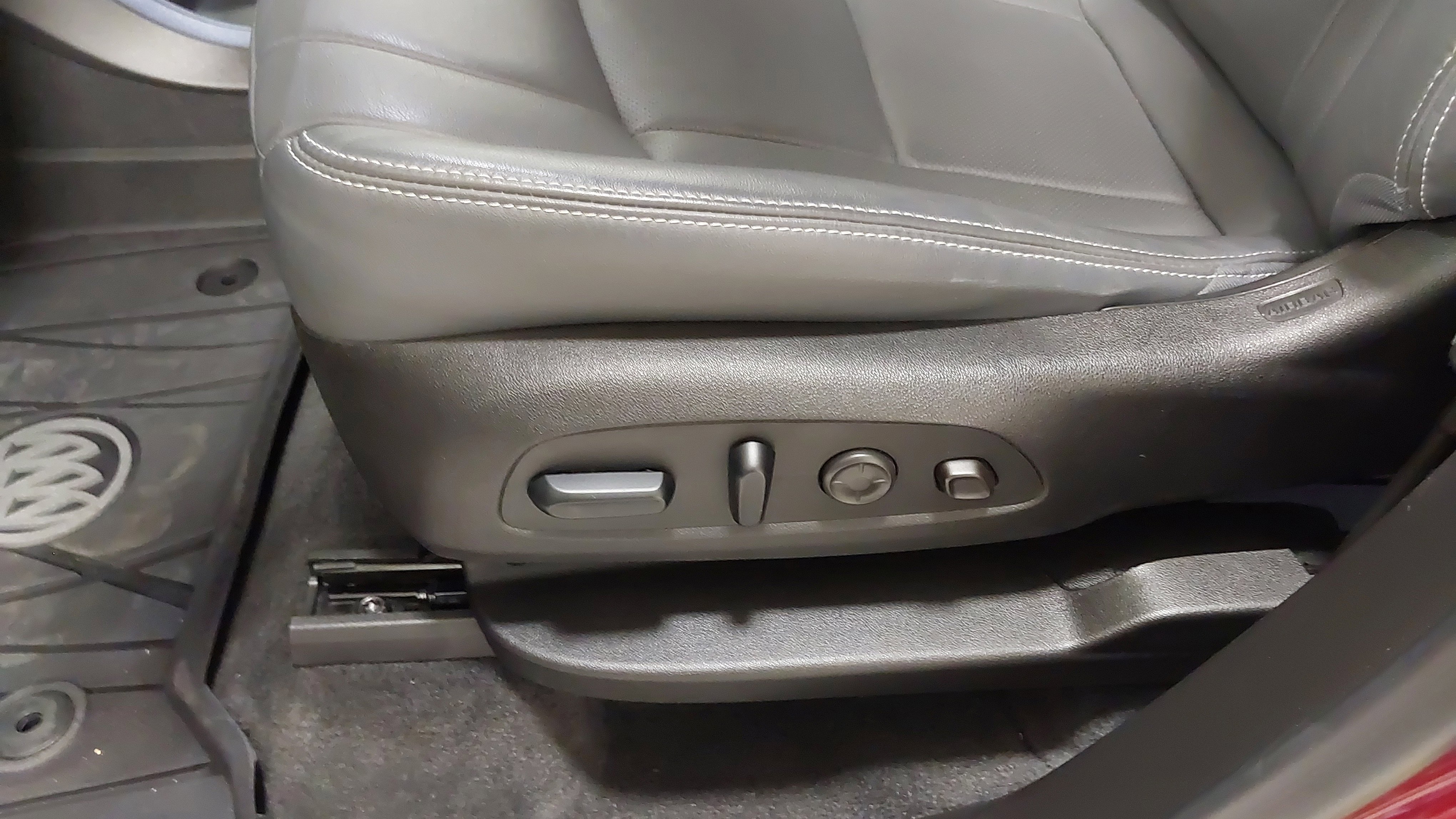 Used 2020 Buick Enclave Premium w/ LPO, Floor Liner Package image 23