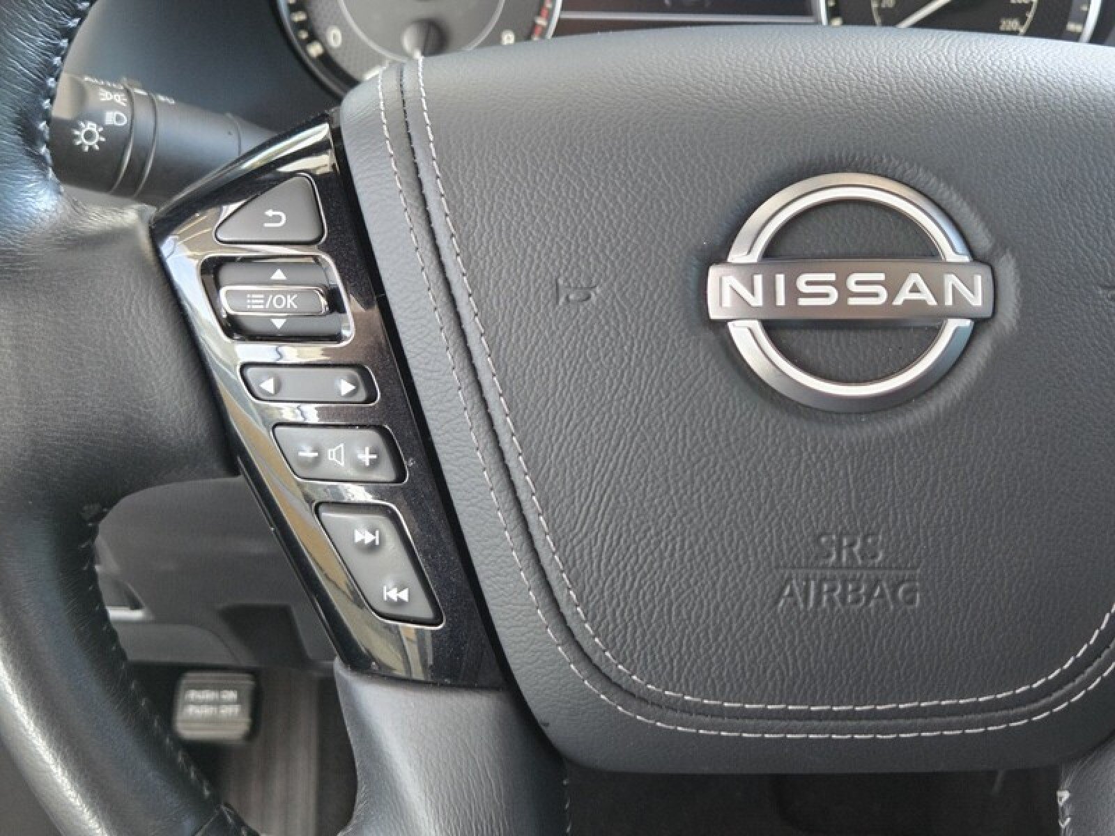 Used 2023 Nissan Armada Platinum w/ Captain's Chairs Package AWD/4WD image 29