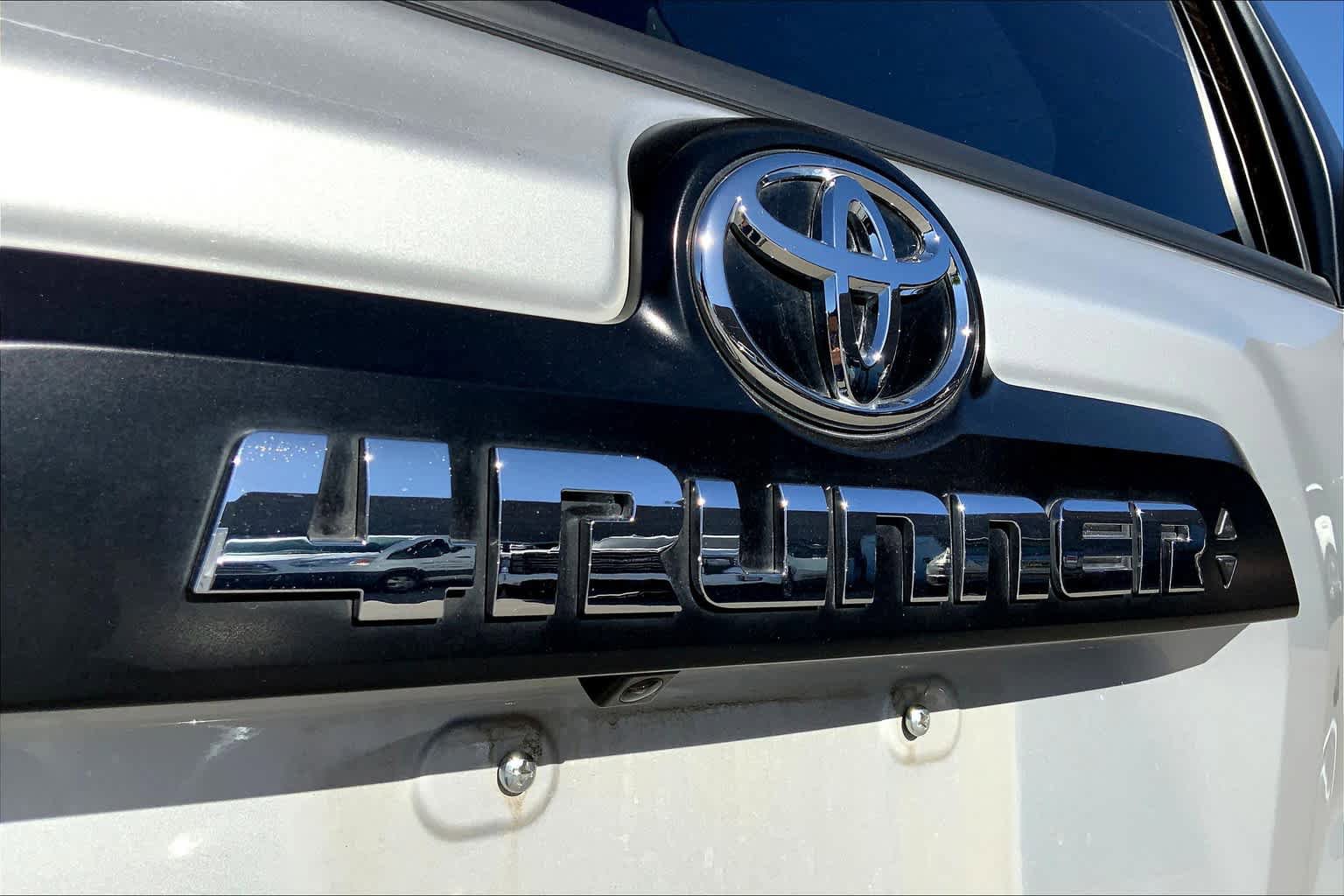 Used 2021 Toyota 4Runner TRD Off-Road Premium AWD/4WD image 31