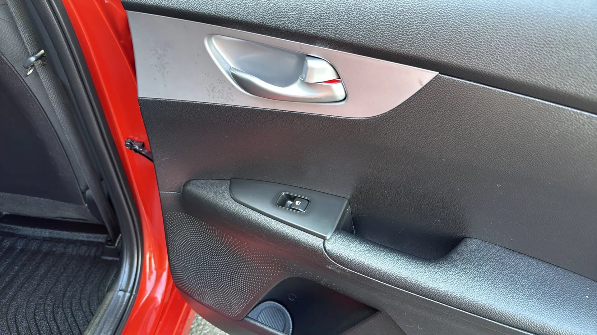 Used 2023 Kia Forte LXS w/ LXS Technology Package FWD image 18