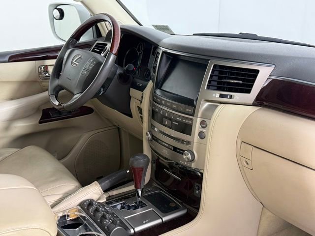 Used 2014 Lexus LX 570 4WD image 29