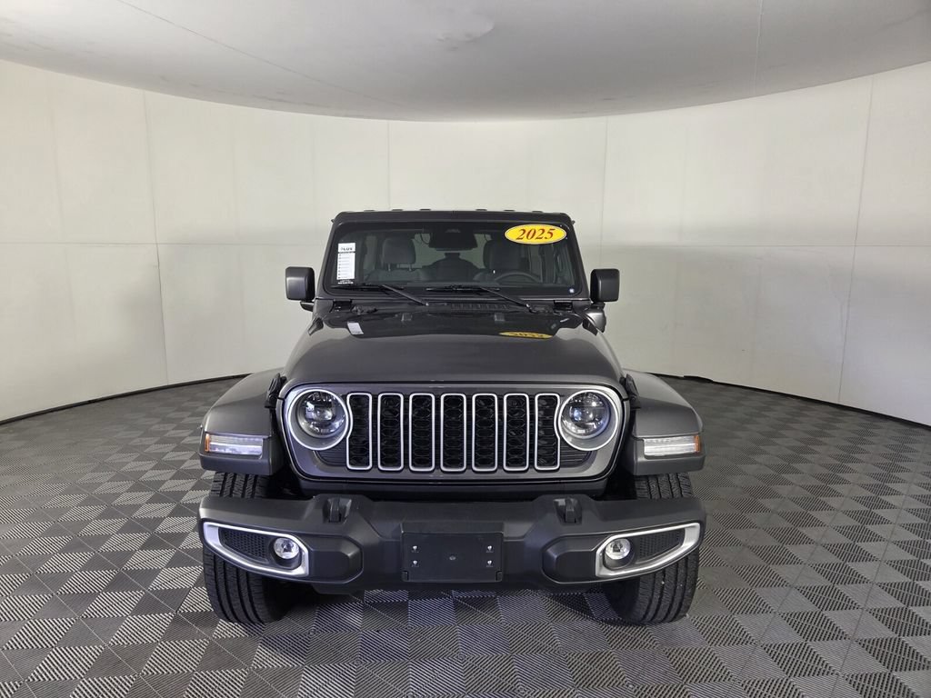 Used 2025 Jeep Wrangler Unlimited Sahara AWD/4WD image 4