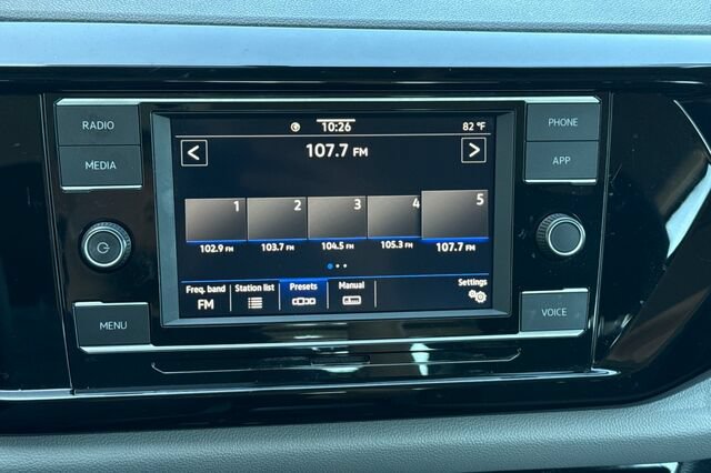 Certified 2022 Volkswagen Taos S FWD image 18