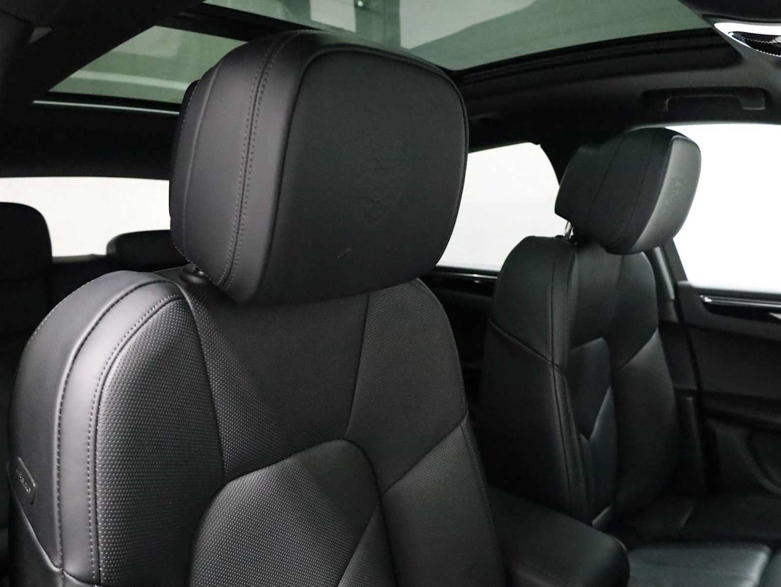 Certified 2025 Porsche Macan S AWD/4WD image 22