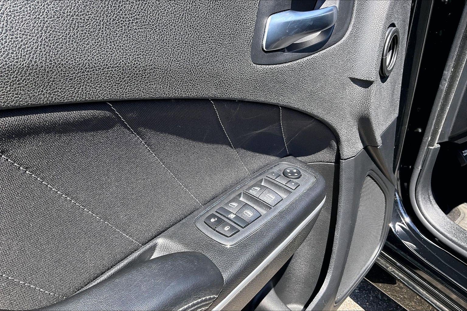 Used 2019 Dodge Charger Scat Pack w/ Dynamics Package RWD image 32
