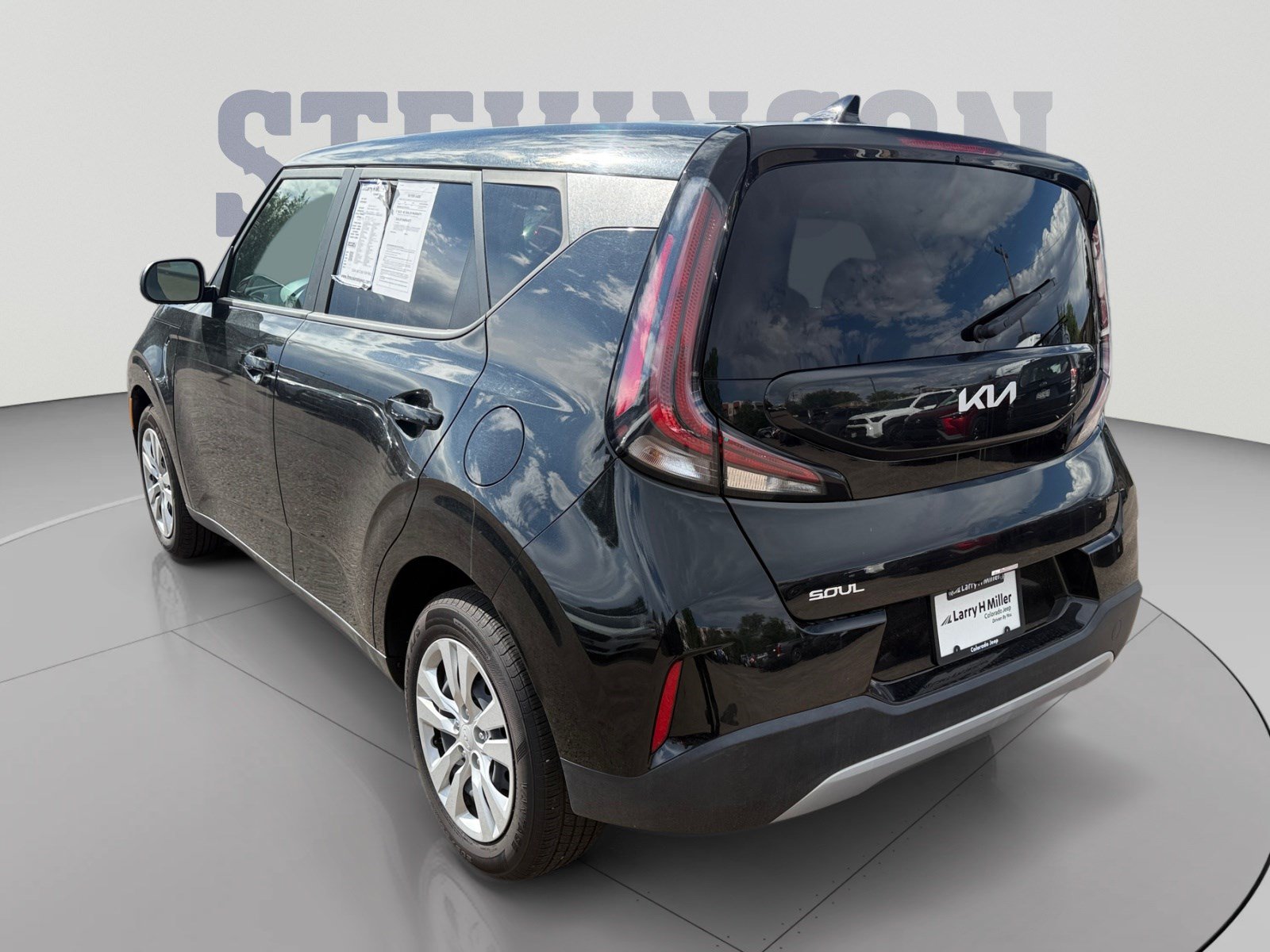 Used 2024 Kia Soul LX FWD image 3