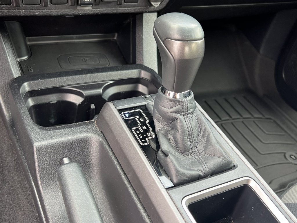 Used 2021 Toyota Tacoma TRD Off-Road w/ Technology Package AWD/4WD image 32