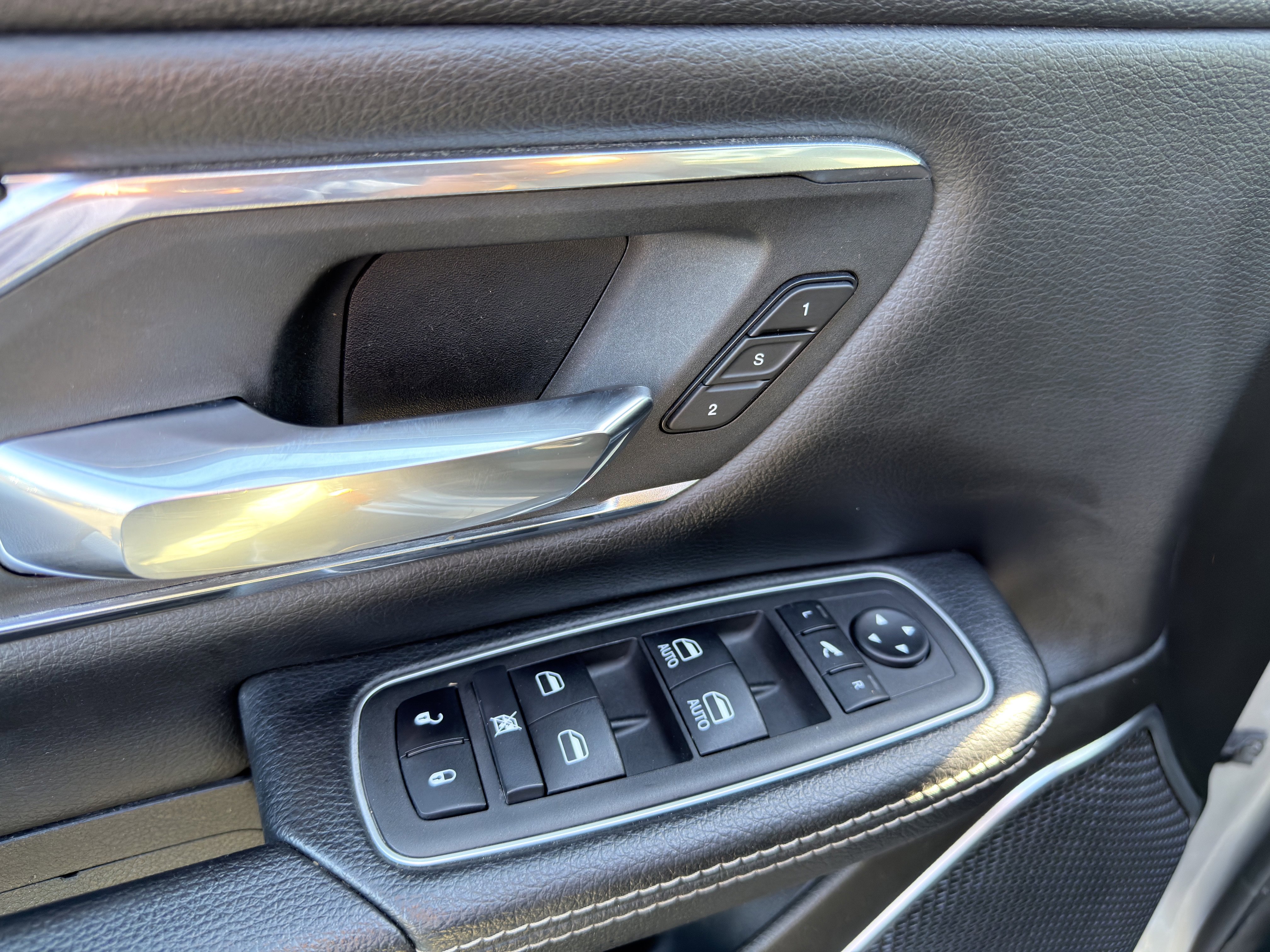Used 2024 RAM 1500 Laramie image 27