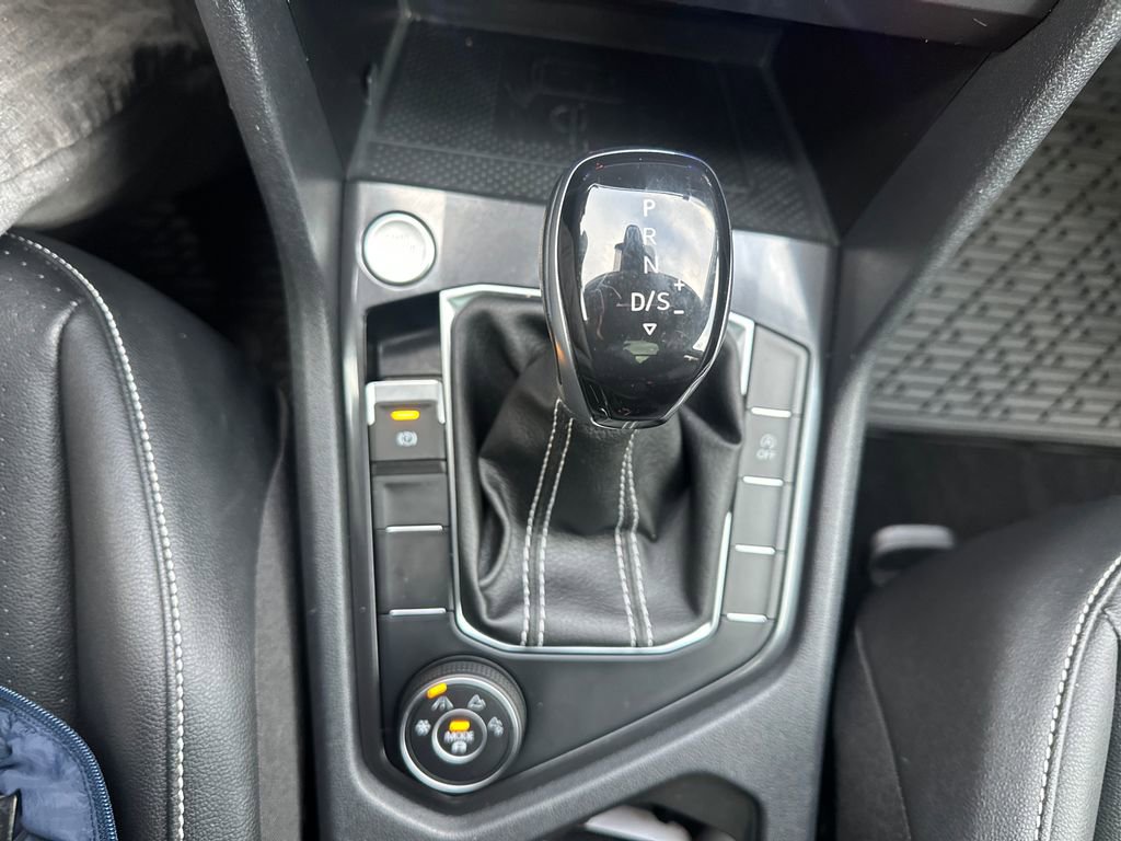 Used 2022 Volkswagen Tiguan SE image 12