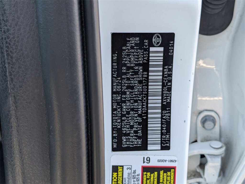 Used 2025 Toyota Camry SE image 35