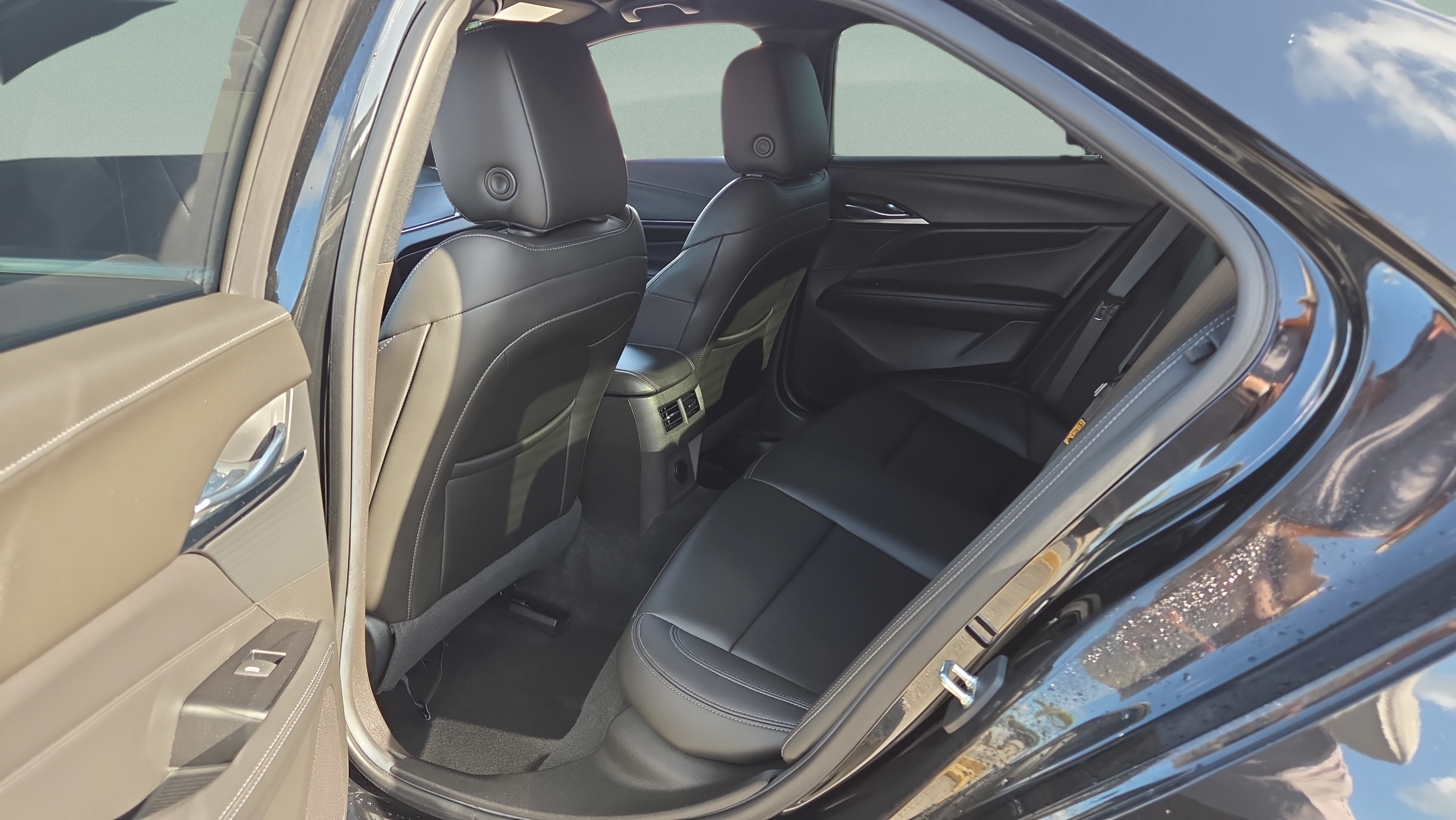 Used 2023 Cadillac CT4 Luxury RWD image 11