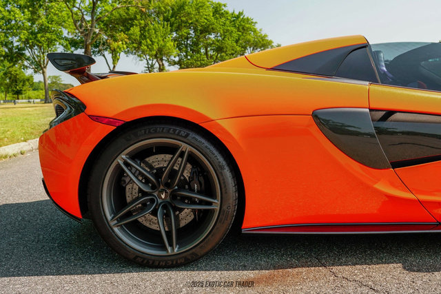 Used 2019 McLaren 570S Spider image 10