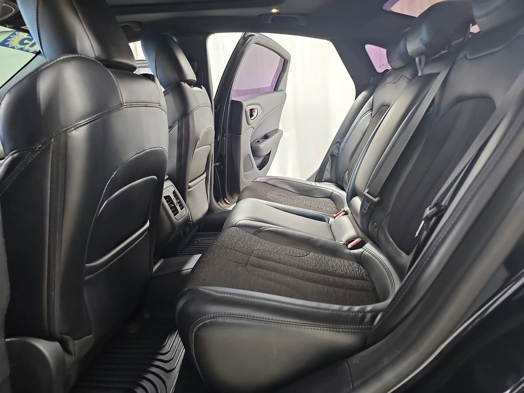 Used 2015 Chrysler 200 S w/ Navigation & Sound Group I image 17