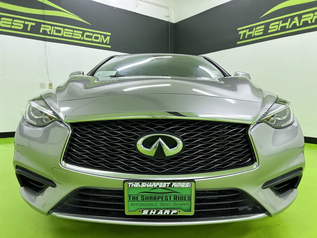 Used 2017 INFINITI QX30 FWD image 3