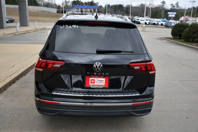 Used 2024 Volkswagen Tiguan SE image 4