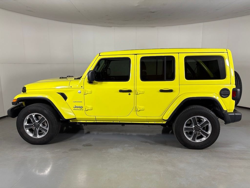 Used 2023 Jeep Wrangler Unlimited Sahara w/ Cold Weather Group AWD/4WD image 5