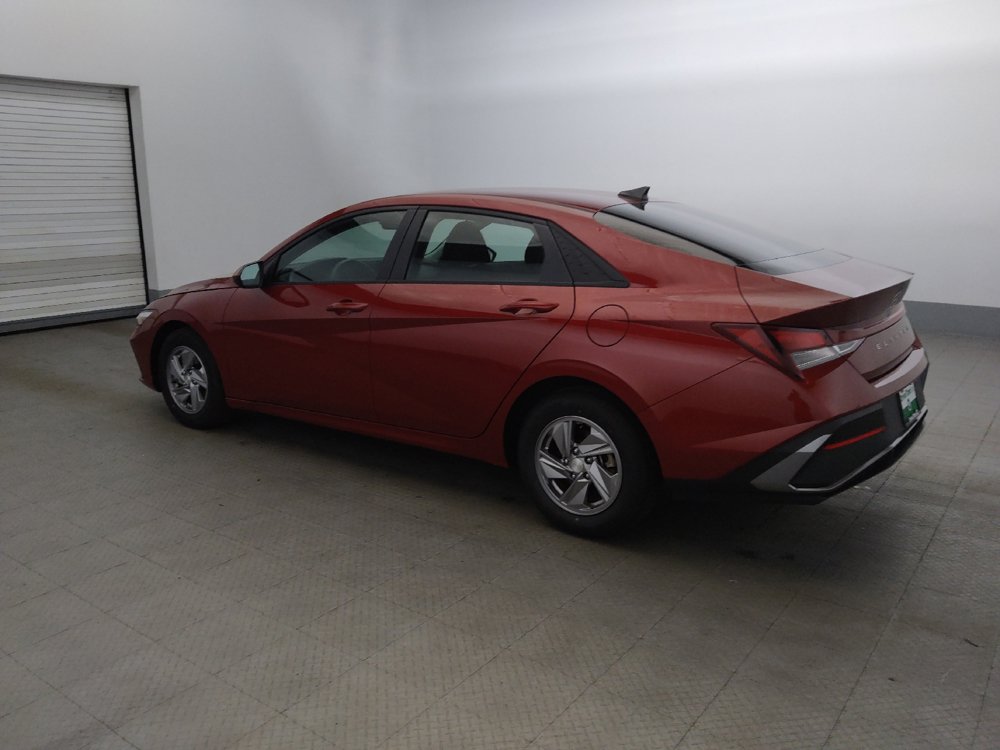 Used 2024 Hyundai Elantra SE FWD image 3