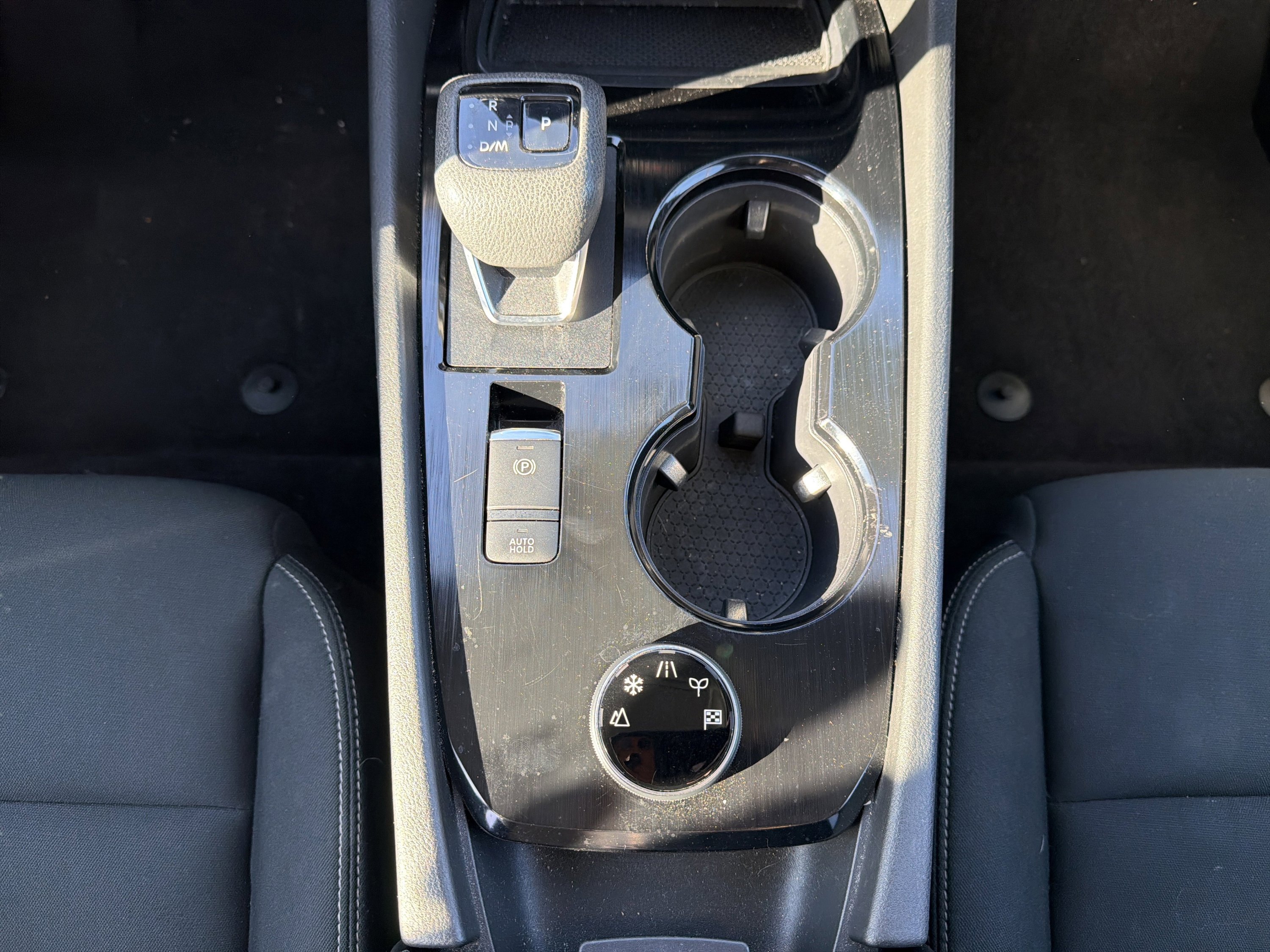 Used 2023 Nissan Rogue S image 19