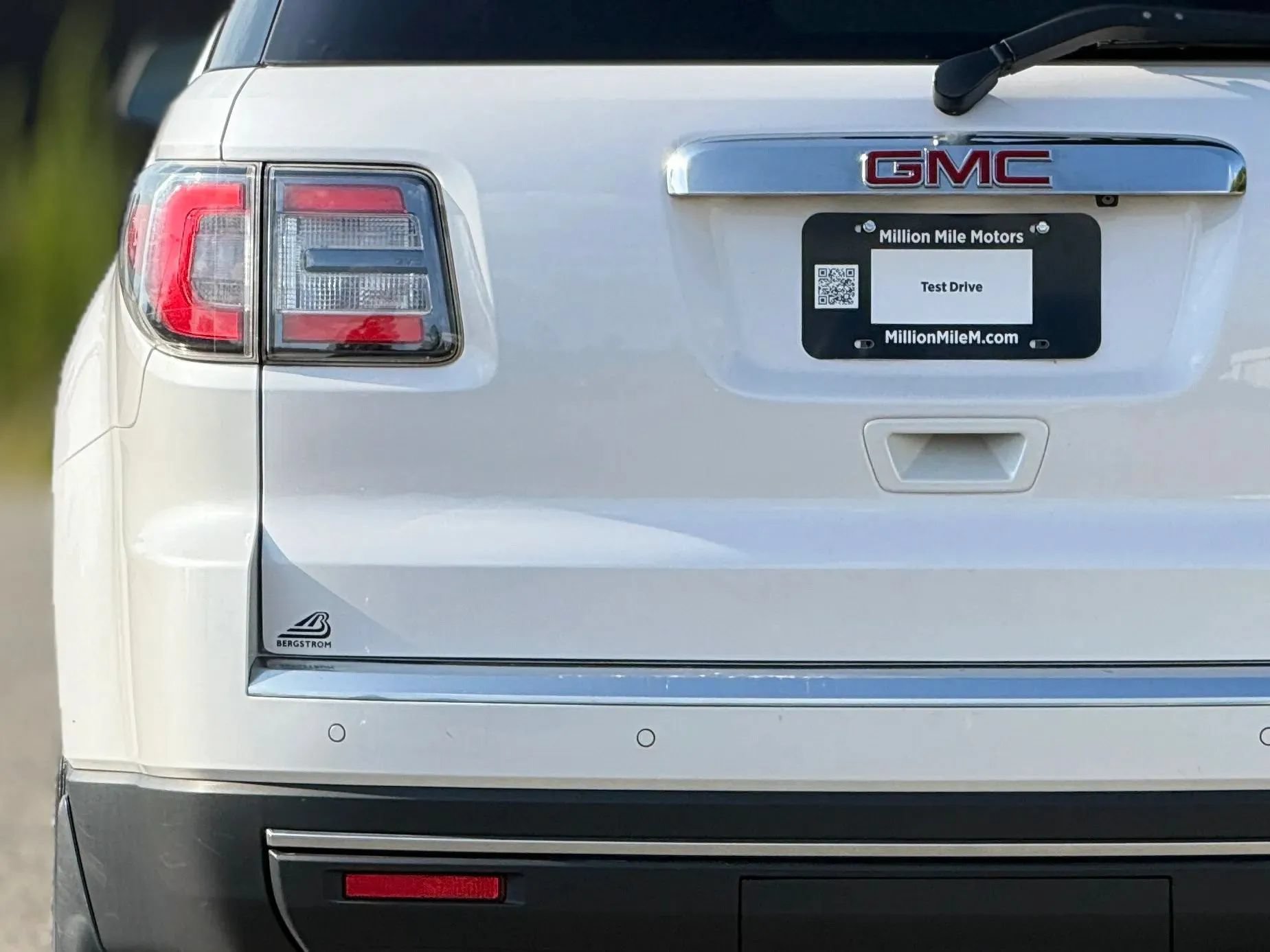 Used 2016 GMC Acadia SLE AWD/4WD image 13