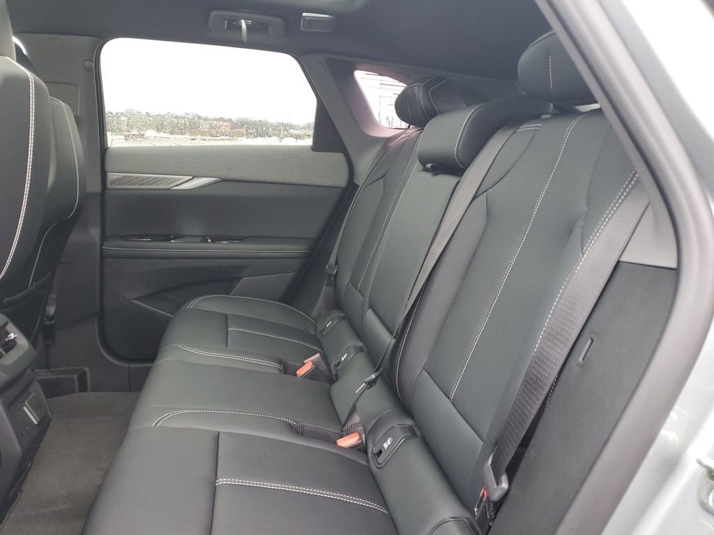 New 2026 Cadillac Optiq Luxury 1 image 25