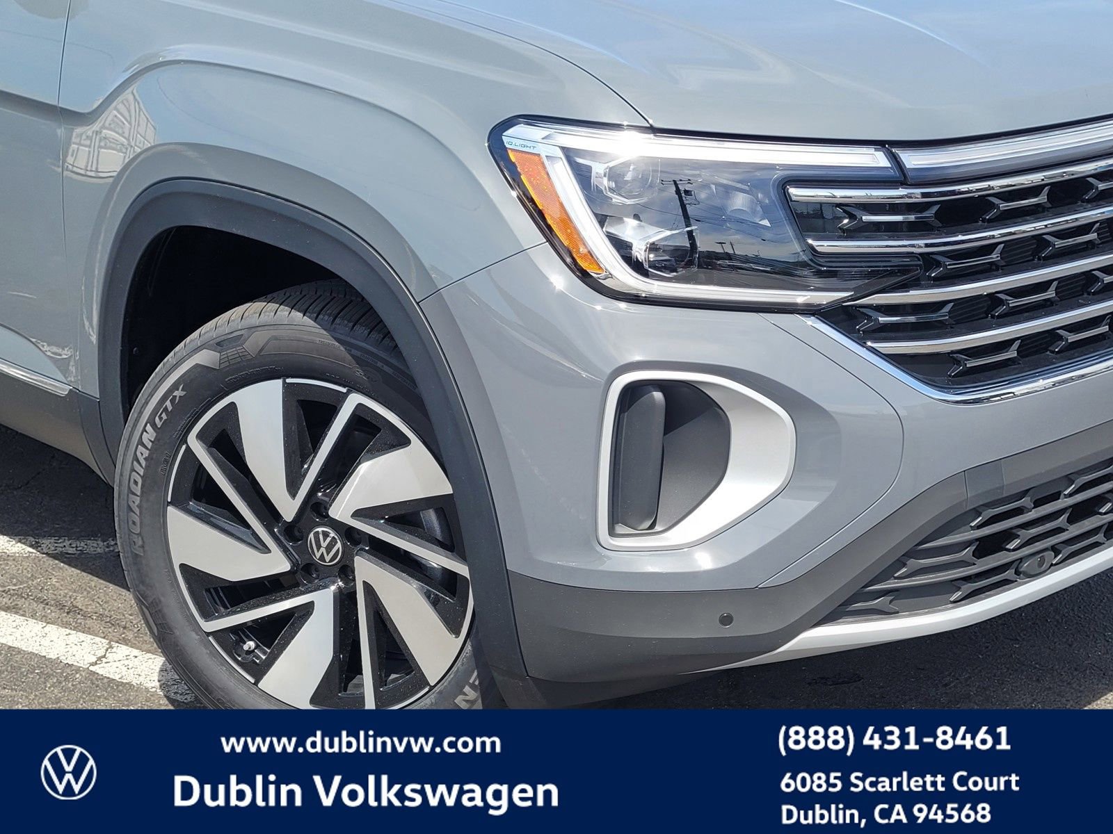 New 2025 Volkswagen Atlas SEL image 2