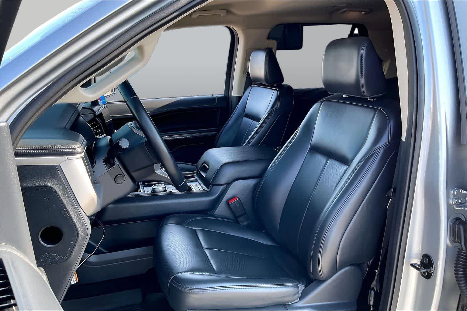 Used 2024 Ford Expedition XLT RWD image 8