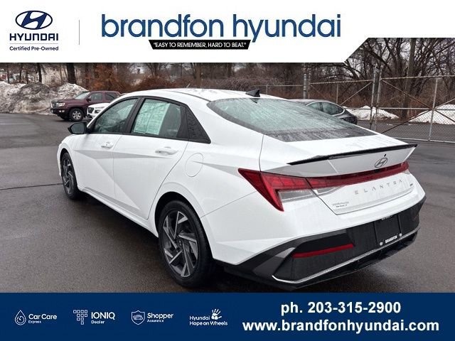 Certified 2025 Hyundai Elantra SEL FWD image 4