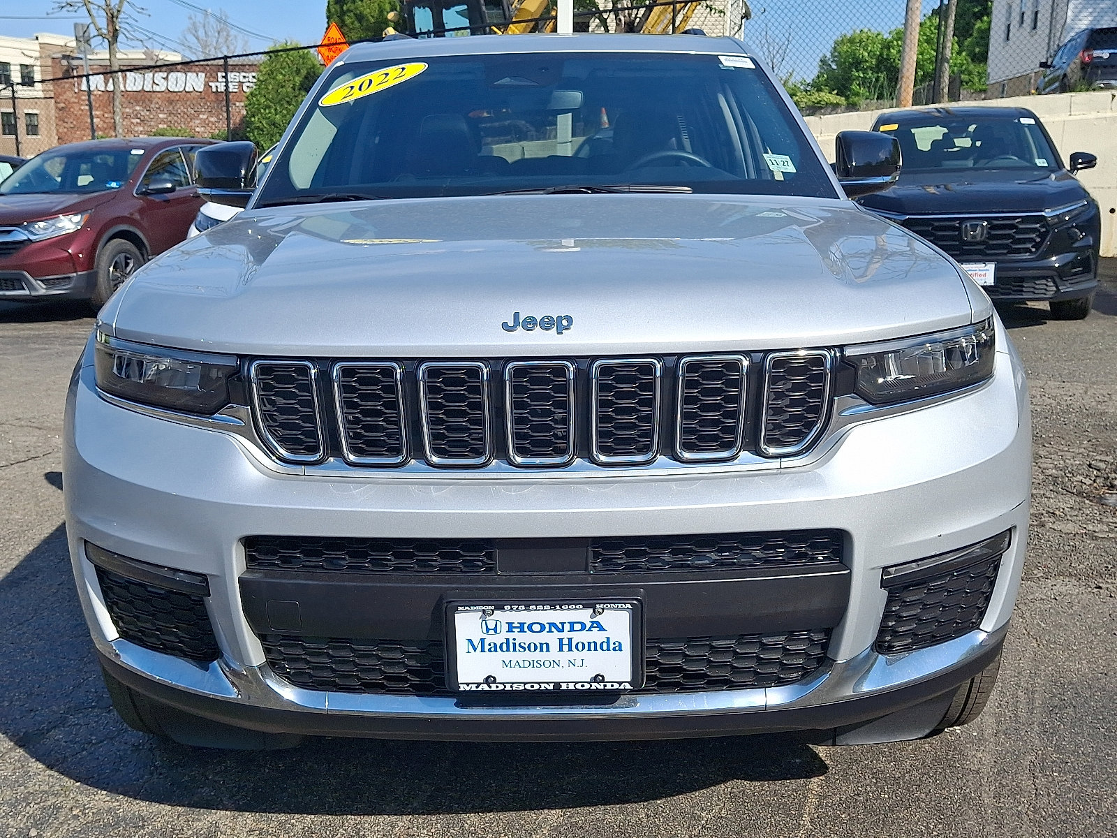 Used 2022 Jeep Grand Cherokee L Limited AWD/4WD image 5