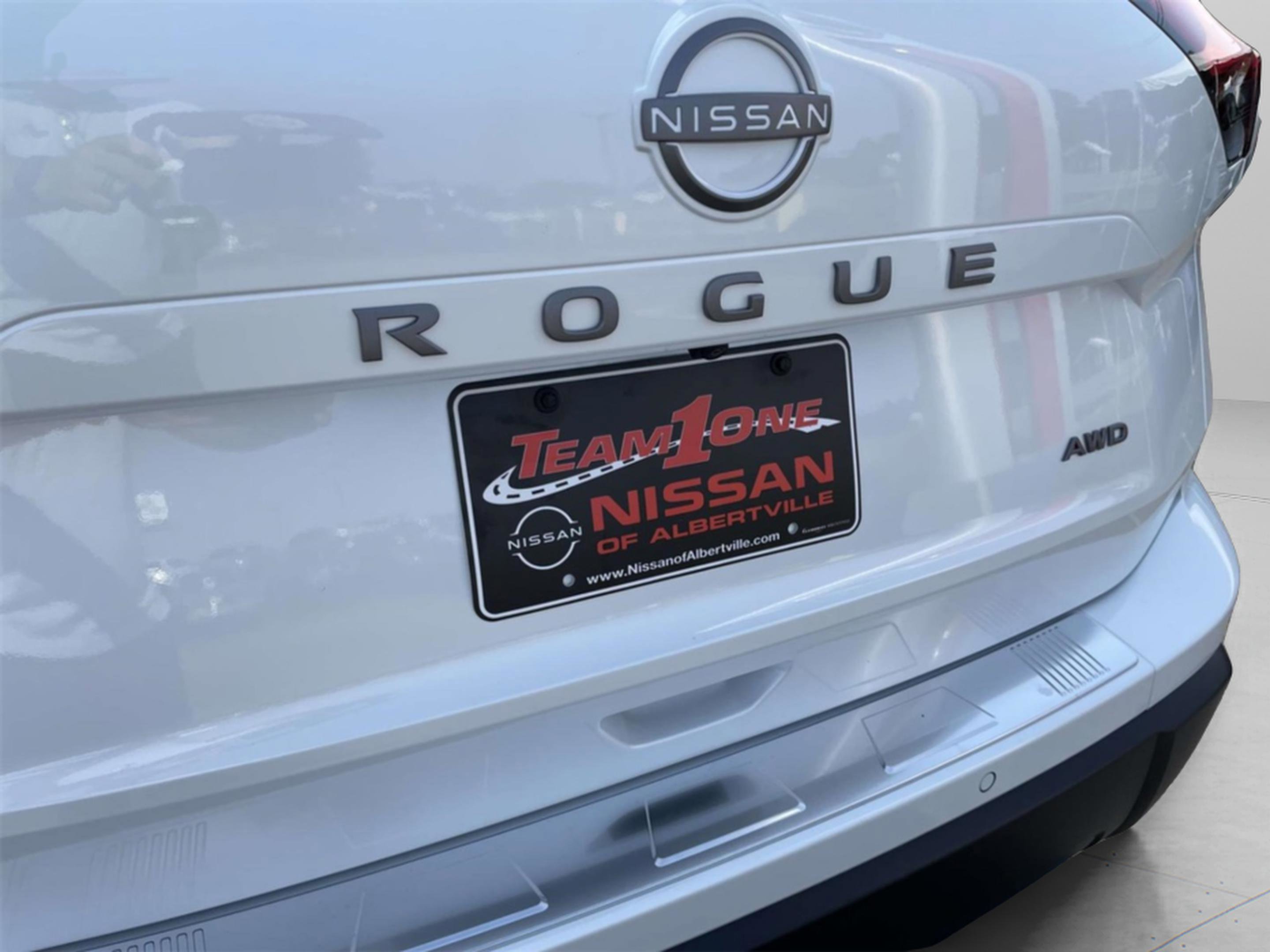 New 2026 Nissan Rogue SV image 7
