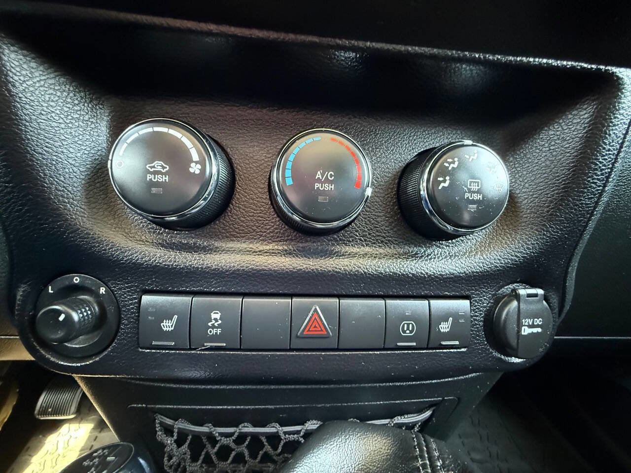 Used 2015 Jeep Wrangler Unlimited Sahara w/ Katzkin Premium Leather Group AWD/4WD image 19