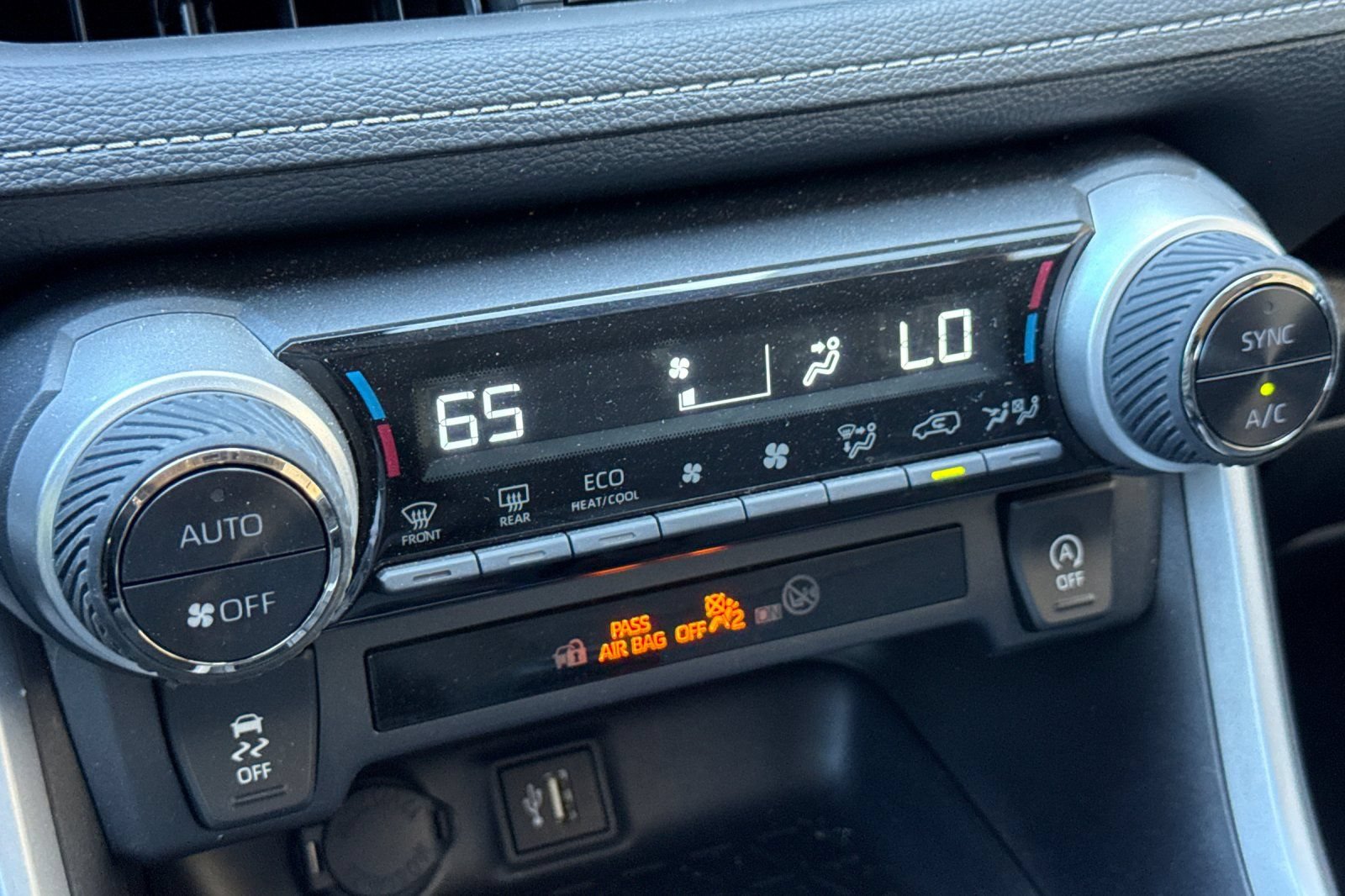 Certified 2025 Toyota RAV4 XLE AWD/4WD image 29