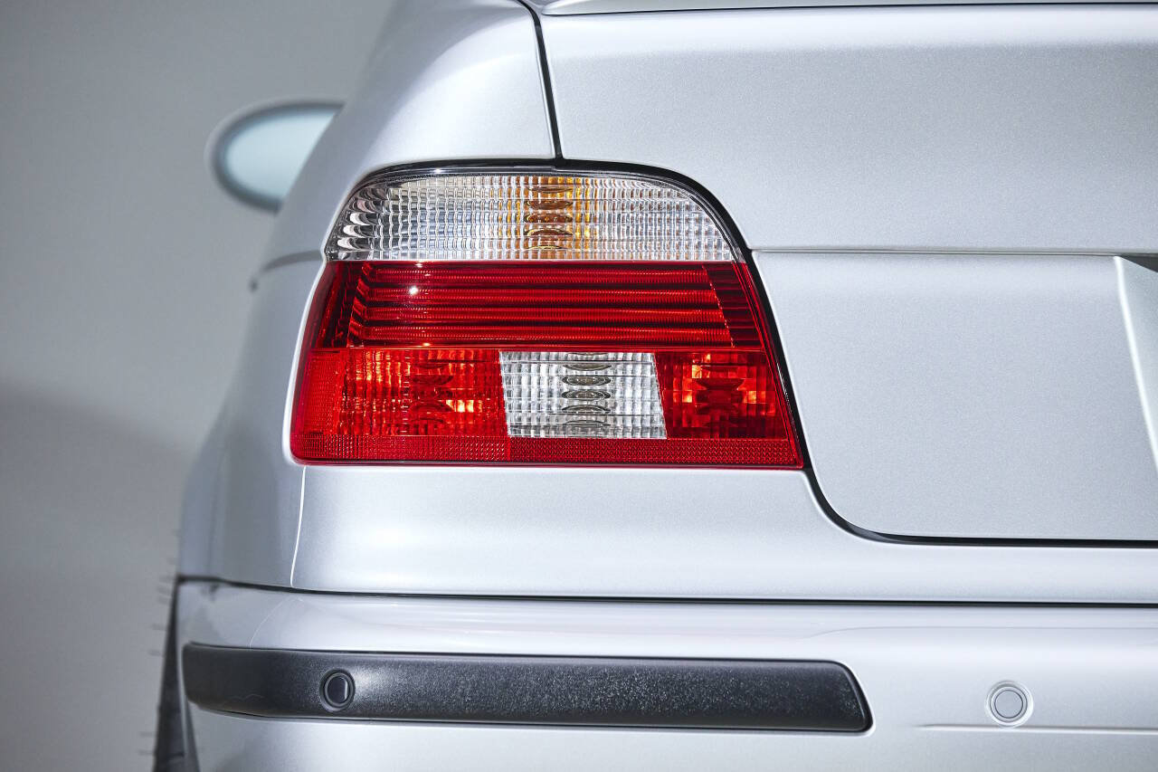 Used 2003 BMW M5 RWD image 24