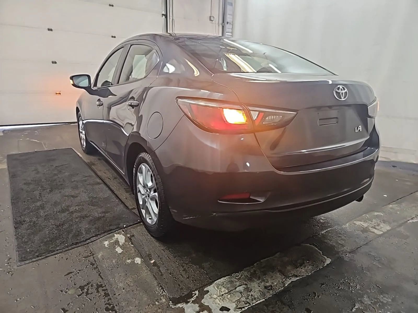 Used 2017 Toyota Yaris iA FWD image 2