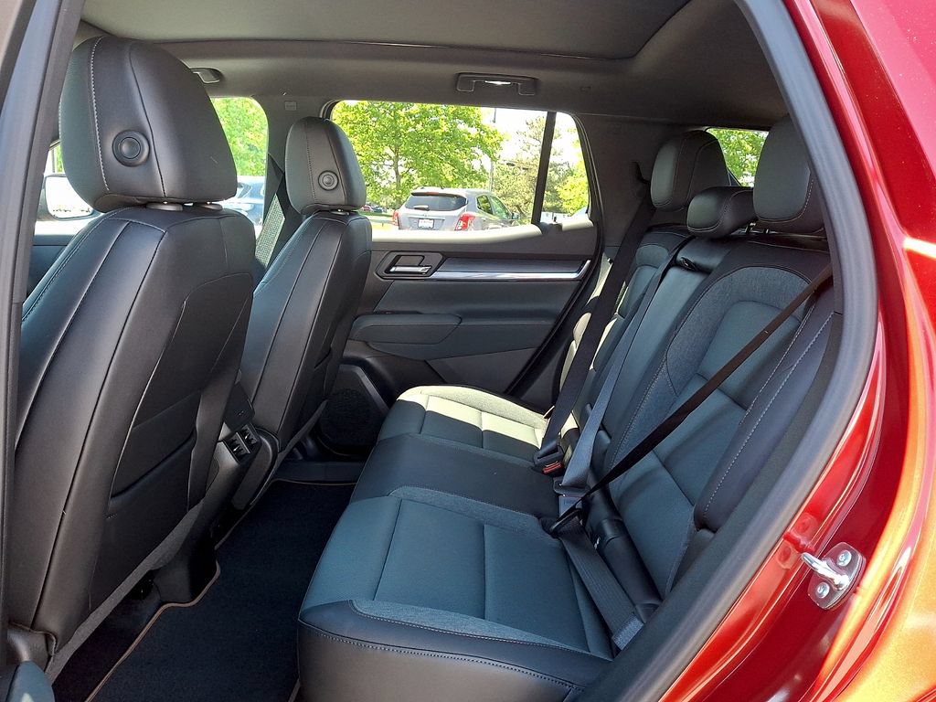 Used 2026 GMC Terrain AT4 w/ Technology Package II AWD/4WD image 9