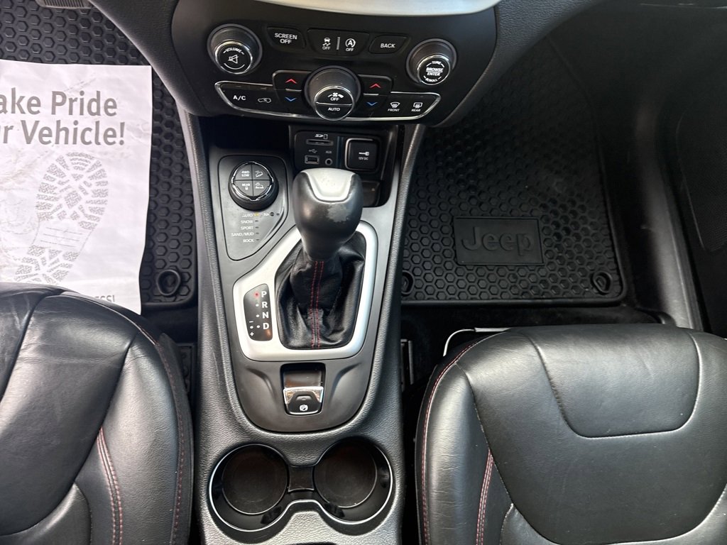 Used 2016 Jeep Cherokee Trailhawk w/ Comfort/Convenience Group image 16