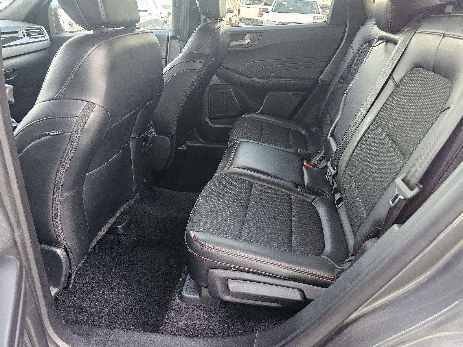 Used 2025 Ford Escape ST-Line image 12