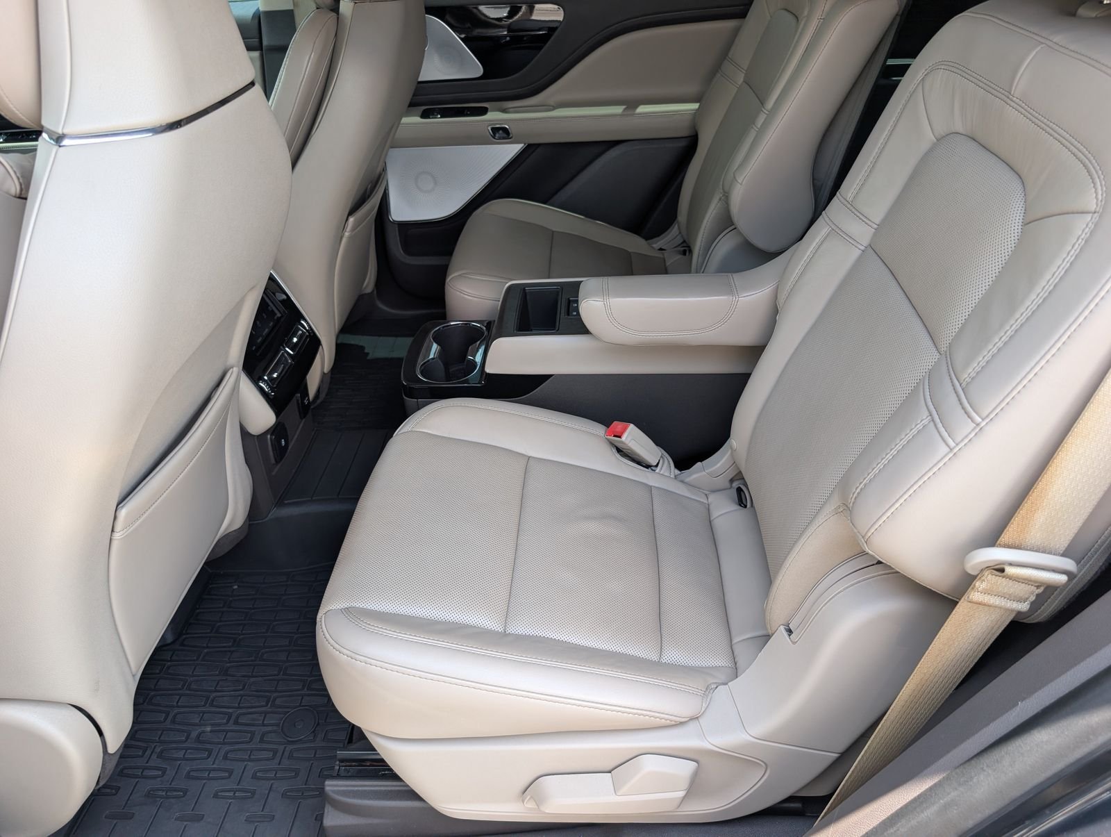 Used 2021 Lincoln Aviator Reserve w/ Equipment Group 202A AWD/4WD image 31
