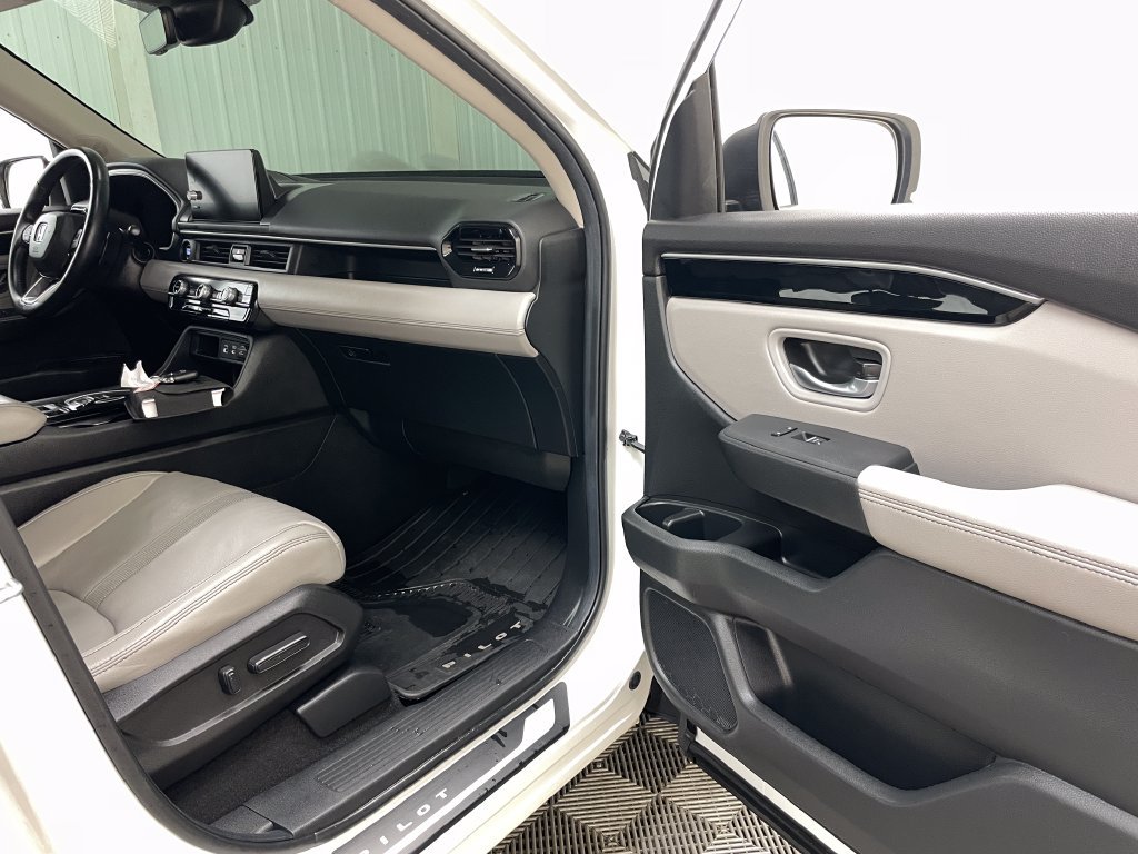 Used 2025 Honda Pilot EX-L image 36