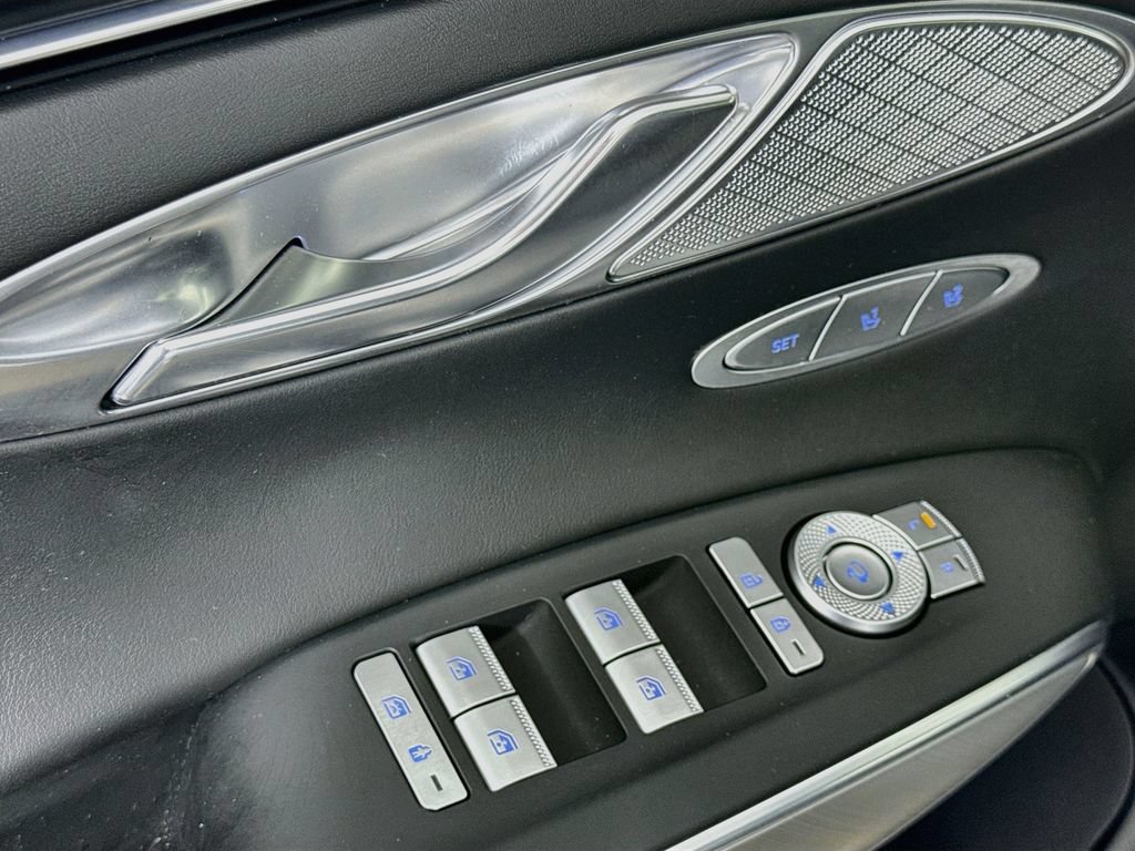Used 2023 Genesis Electrified GV70 AWD/4WD image 14